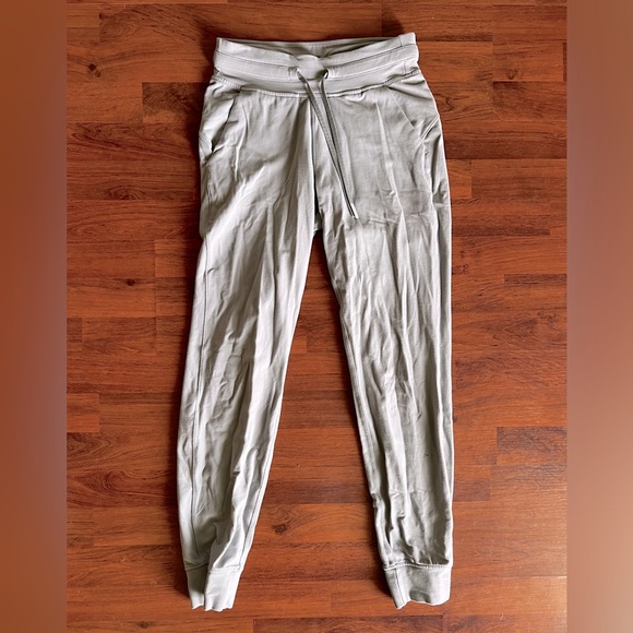 lululemon athletica Pants - Lululemon Ready to Rulu jogger Light Gray | Size 4
